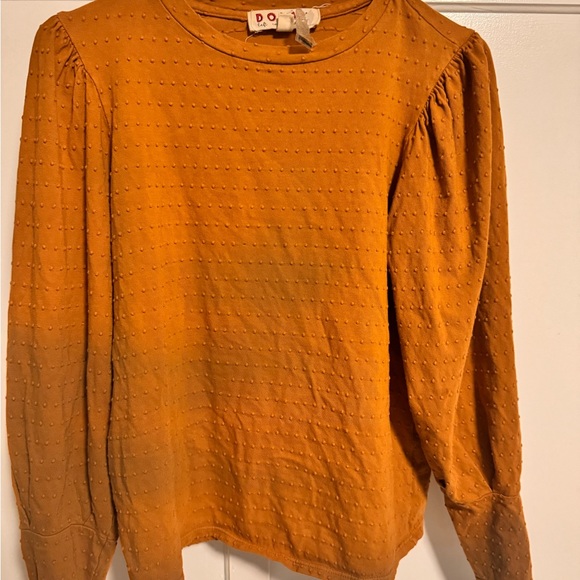 Dolan Long Sleeved Golden Top - Picture 3 of 3
